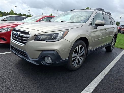Used 2018 Subaru Outback 2.5i Limited AWD/4WD image 3