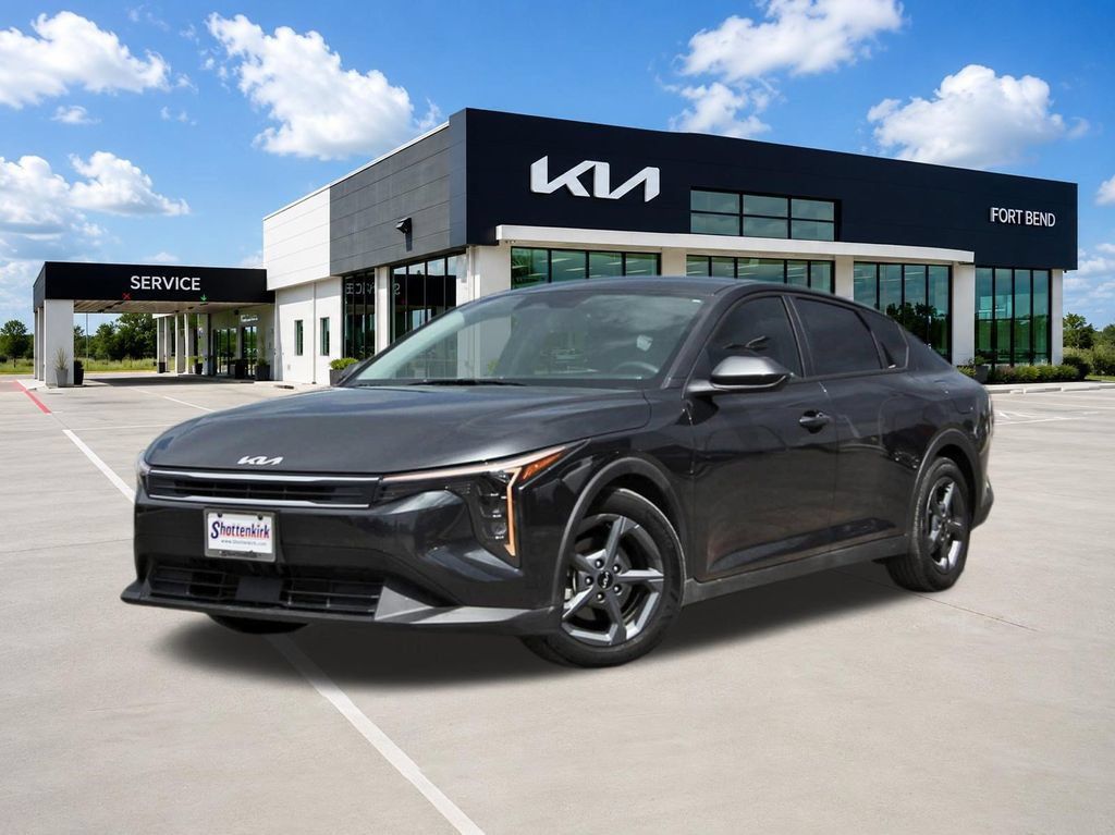 Used 2025 Kia K4 FWD image 1