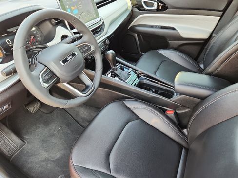 Used 2025 Jeep Compass Limited AWD/4WD image 9