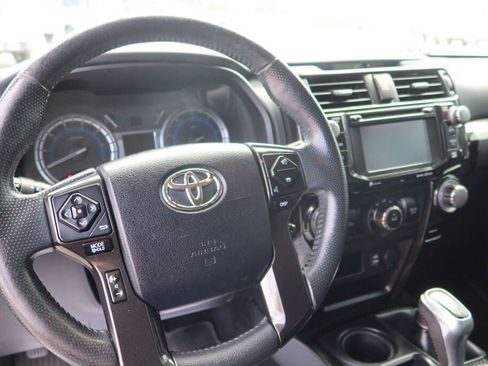 Used 2018 Toyota 4Runner TRD Off-Road Premium image 9