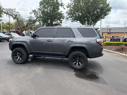 Used 2023 Toyota 4Runner SR5 Premium w/ Moonroof Package AWD/4WD image 13