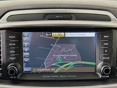 Used 2019 Kia Sorento SX image 22