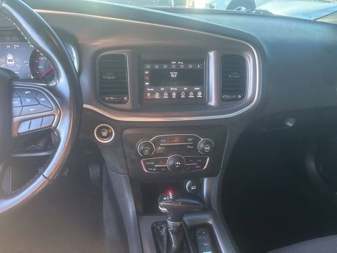 Used 2019 Dodge Charger SXT w/ Blacktop Package image 17