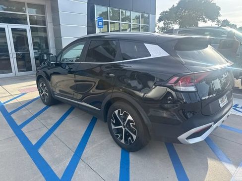 Used 2023 Kia Sportage EX AWD/4WD image 4