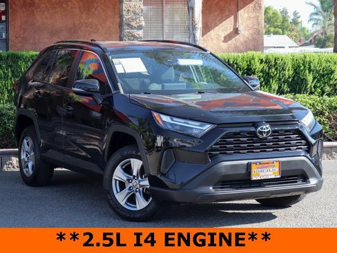 Used 2022 Toyota RAV4 XLE image 2