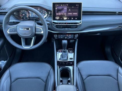 New 2026 Jeep Compass Latitude image 13