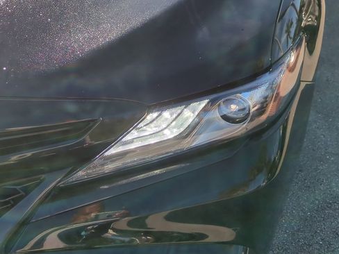 Used 2023 Toyota Camry XSE image 11