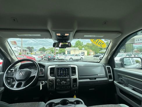 Used 2018 RAM 1500 Big Horn image 11