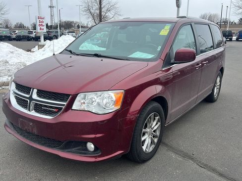 Used 2019 Dodge Grand Caravan SXT image 11