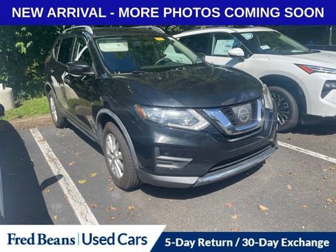 Used 2017 Nissan Rogue SV AWD/4WD image 1