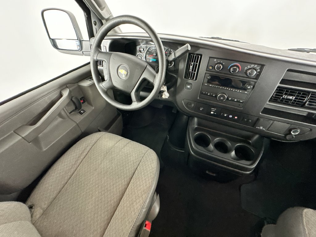 Used 2025 Chevrolet Express 3500 LT w/ LT Preferred Equipment Group RWD image 9