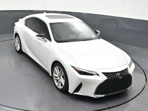 Used 2023 Lexus IS 300 w/ Comfort Package RWD image 21
