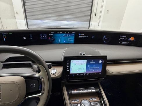 Used 2025 Lincoln Nautilus Reserve AWD/4WD image 20