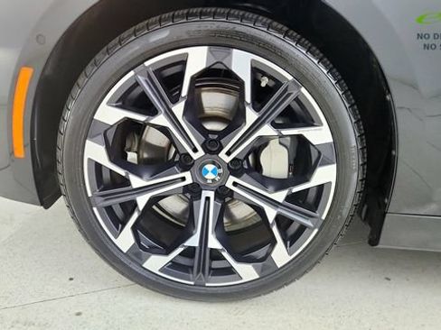 Used 2025 BMW 330i xDrive Sedan AWD/4WD image 60
