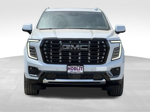 New 2026 GMC Yukon Denali Ultimate w/ LPO, Floor Liner Package AWD/4WD image 9