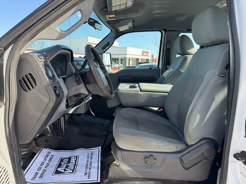 Used 2014 Ford F250 XL w/ Snow Plow Prep Package image 15