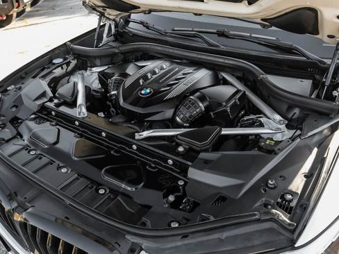 Used 2021 BMW X5 M50i image 64