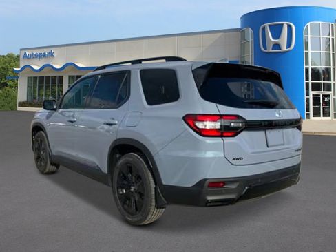 New 2026 Honda Pilot Black Edition image 3