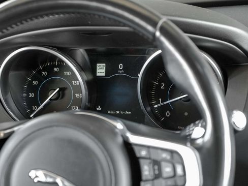 Used 2017 Jaguar F-PACE S image 19