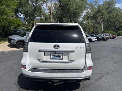 Used 2023 Lexus GX 460 Premium w/ Accessory Package AWD/4WD image 4