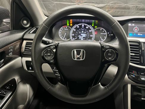 Used 2017 Honda Accord EX-L image 11