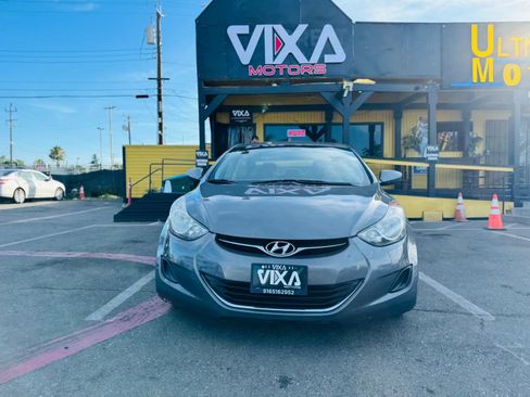 Used 2013 Hyundai Elantra GLS FWD image 2