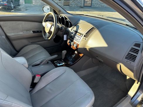 Used 2006 Nissan Altima 3.5 SE w/ (X01) Leather Pkg image 24