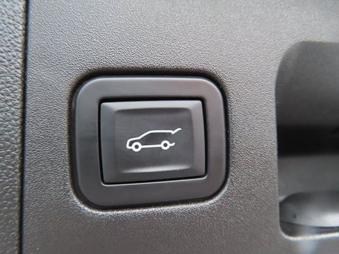 Used 2019 Cadillac XT5 FWD image 36