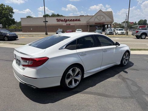 Used 2018 Honda Accord Touring image 5