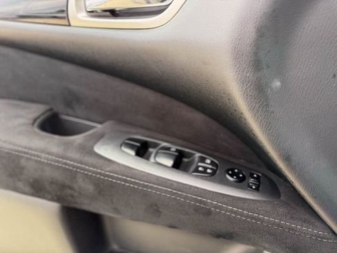 Used 2014 Nissan Pathfinder S image 28