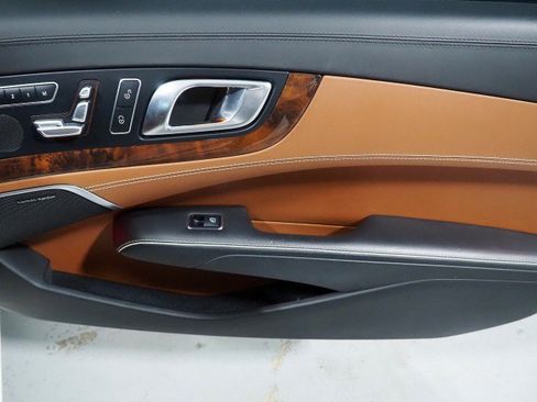 Used 2017 Mercedes-Benz SL 550 image 57