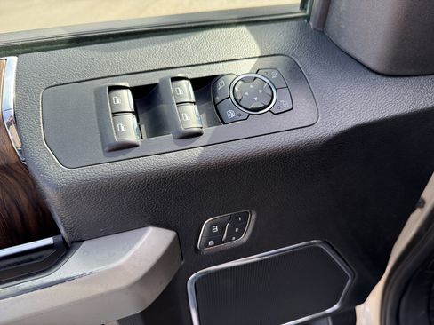 Used 2018 Ford F150 Lariat w/ Equipment Group 502A Luxury image 8