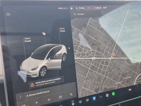Used 2021 Tesla Model Y Long Range image 18