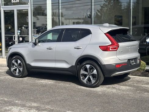 Used 2023 Volvo XC40 B5 Plus w/ Driver Assist Package image 4