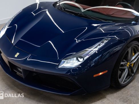 Used 2017 Ferrari 488 GTB RWD image 7