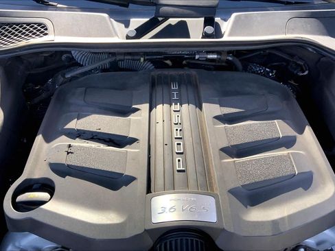Used 2018 Porsche Cayenne S AWD/4WD image 32