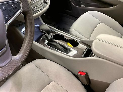 Used 2021 Chevrolet Malibu LT FWD image 16