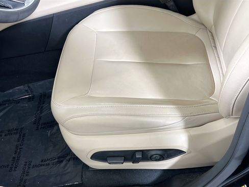 Used 2023 Jeep Grand Cherokee Limited image 19