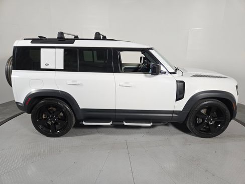 Used 2020 Land Rover Defender 110 HSE AWD/4WD image 6