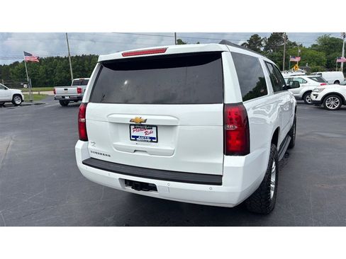 Used 2019 Chevrolet Suburban LT image 5