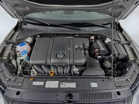 Used 2013 Volkswagen Passat 2.5 SE image 29