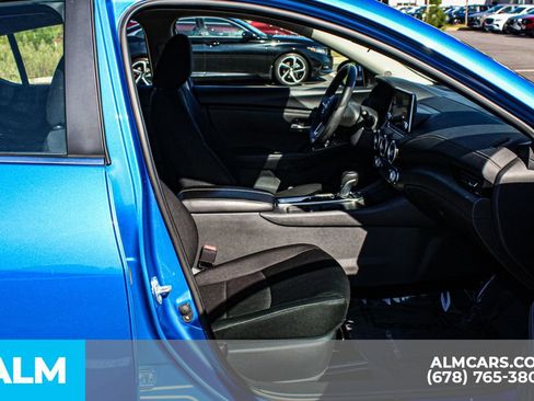 Used 2024 Nissan Sentra SV FWD image 18