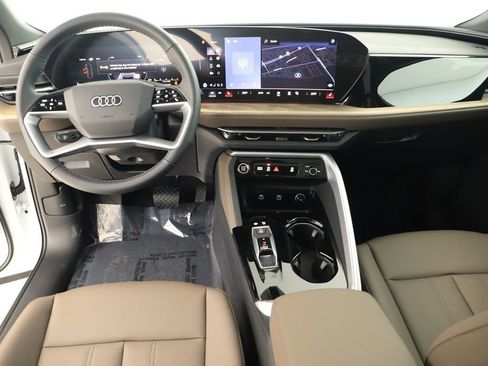 New 2025 Audi Q5 Premium image 18