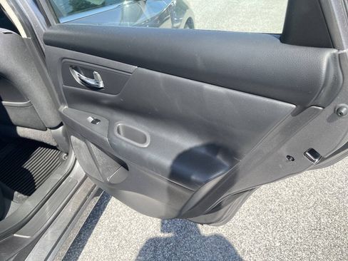 Used 2017 Nissan Altima 2.5 S w/ Power Driver Seat Package FWD image 18