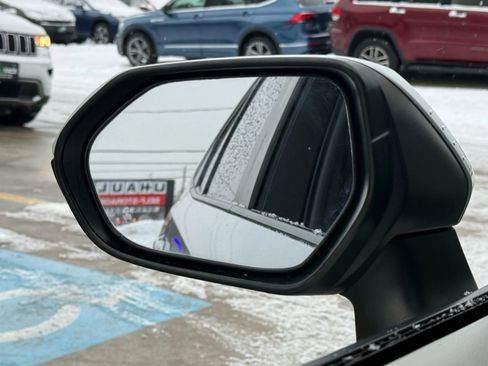 Used 2020 Toyota Corolla LE image 39