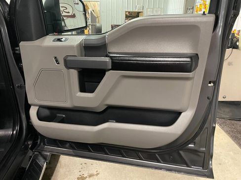 Used 2015 Ford F150 XLT w/ Equipment Group 302A Luxury image 18