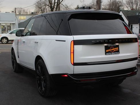 Used 2024 Land Rover Range Rover SE AWD/4WD image 2
