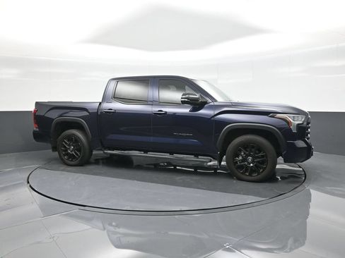 Used 2025 Toyota Tundra Limited AWD/4WD image 17