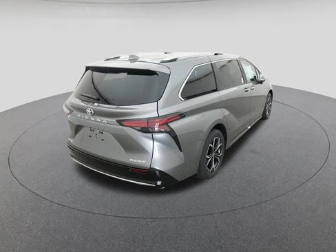 New 2026 Toyota Sienna Platinum image 8