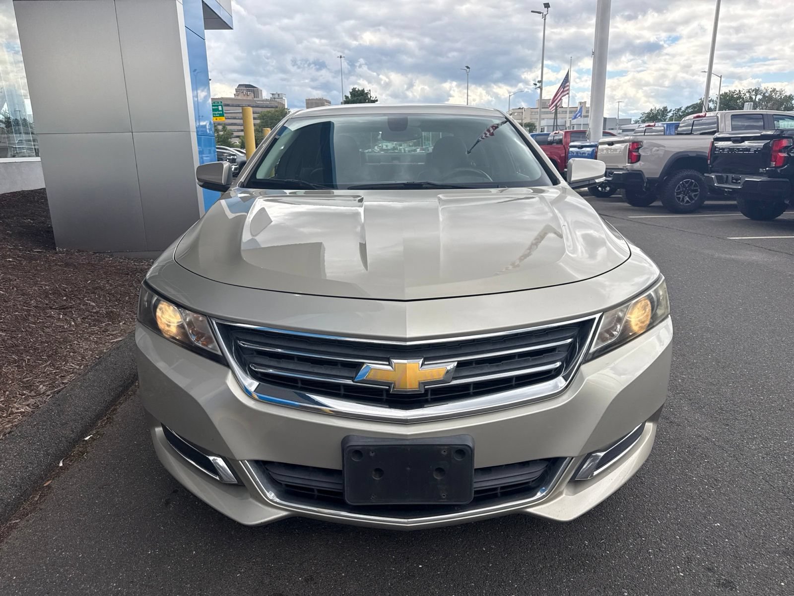 Used 2014 Chevrolet Impala LT w/ Convenience Package FWD image 3